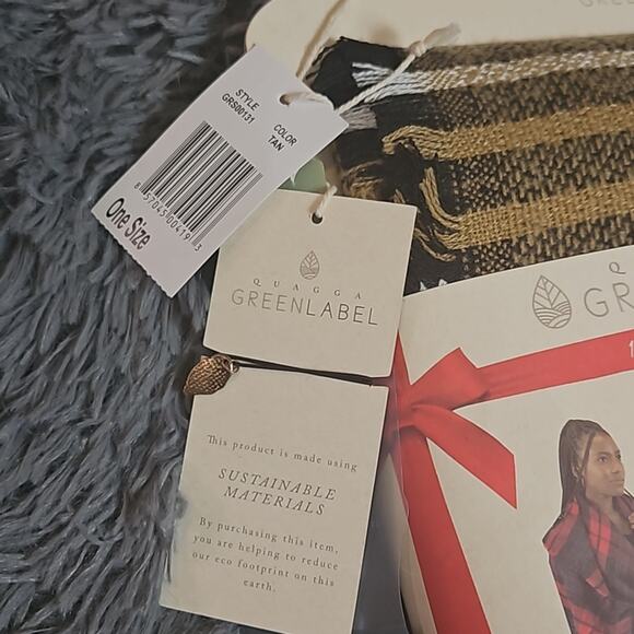 NWT Quagga Green Label Tan Plaid Blanket Wrap Scarf - Picture 2 of 4